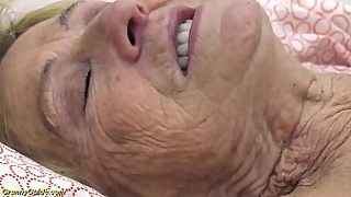 old 90 women sucking cock