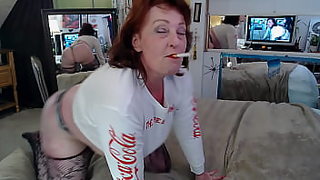 amateur milf showing pussy