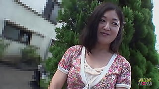 japanese mom gives blowjobs