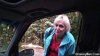 brunette milf blowjob in a car