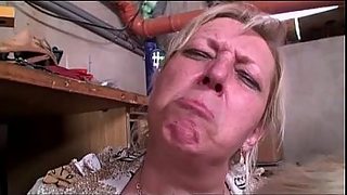 mom does sexy daughter on slutload